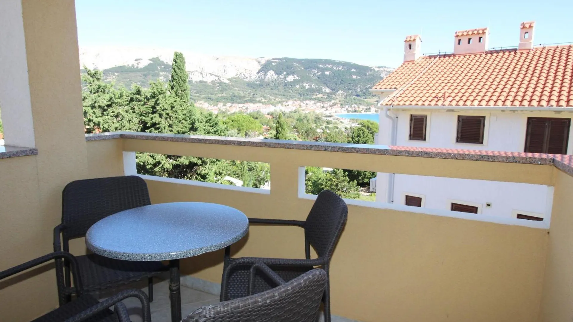 Apartments With A Parking Space Baska, Krk - 22687 Croatia