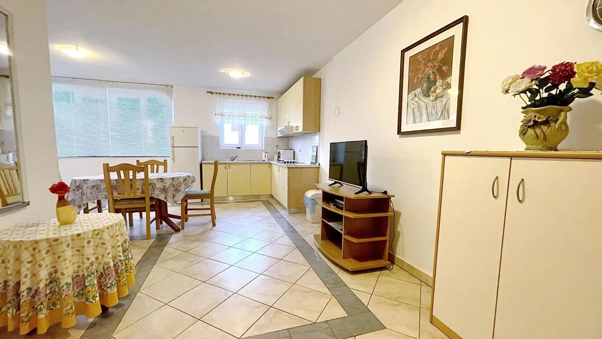 Apartments With A Parking Space Baska, Krk - 22687  Baska (Krk)