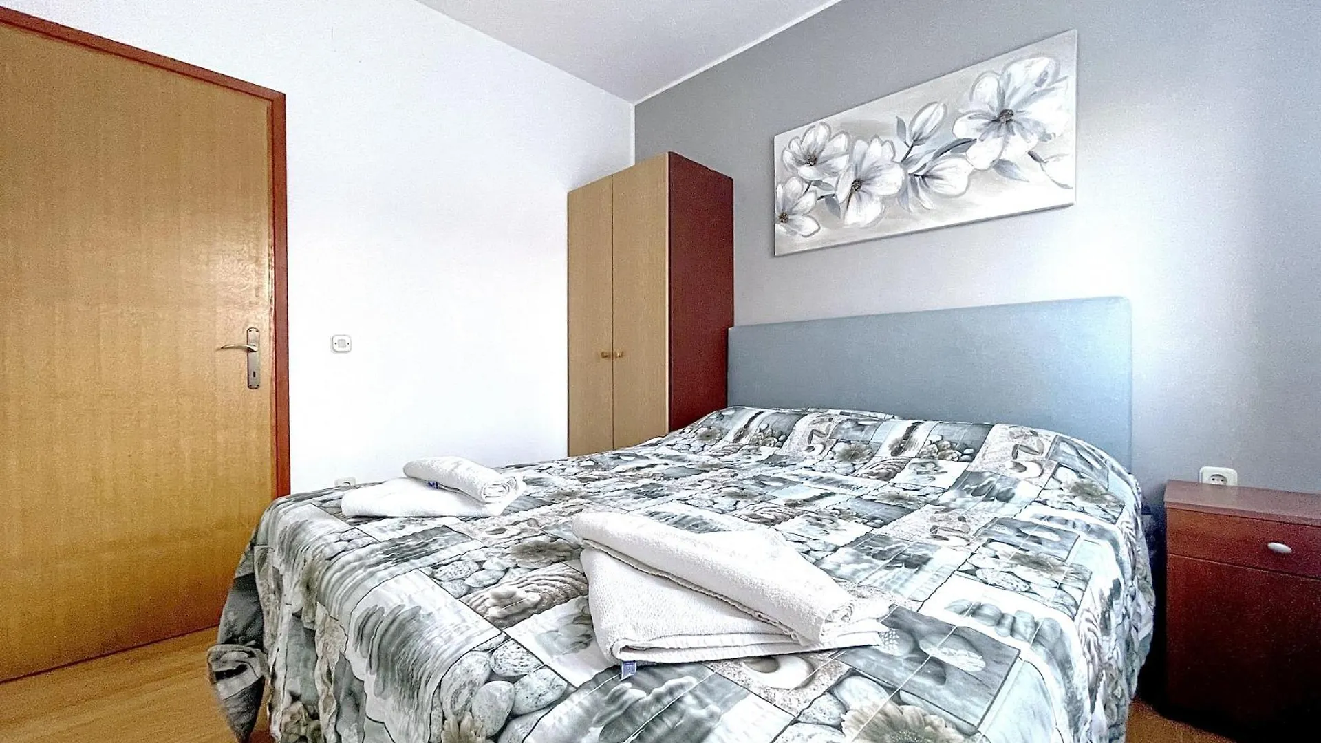 Apartments With A Parking Space Baska, Krk - 22687  Baska (Krk)