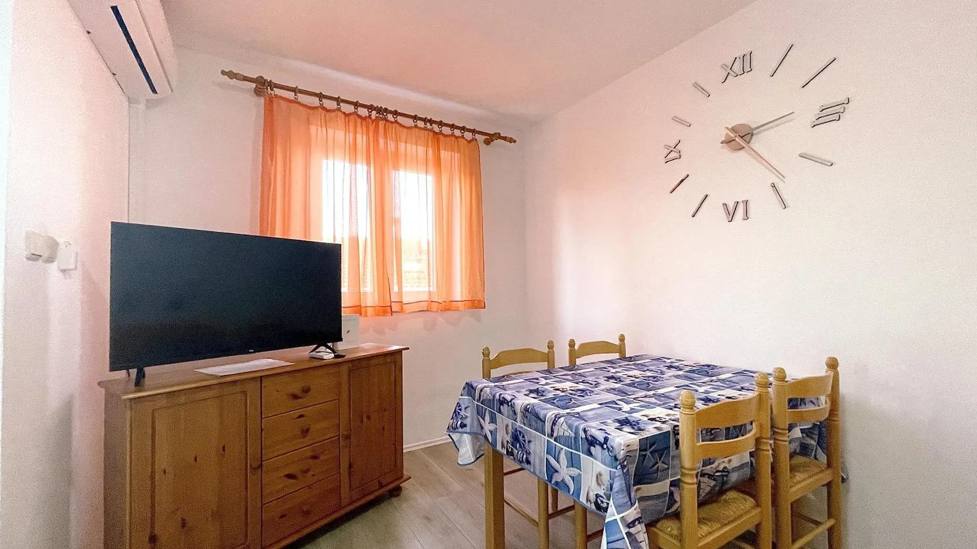 Apartments With A Parking Space Baska, Krk - 22687 バスカ