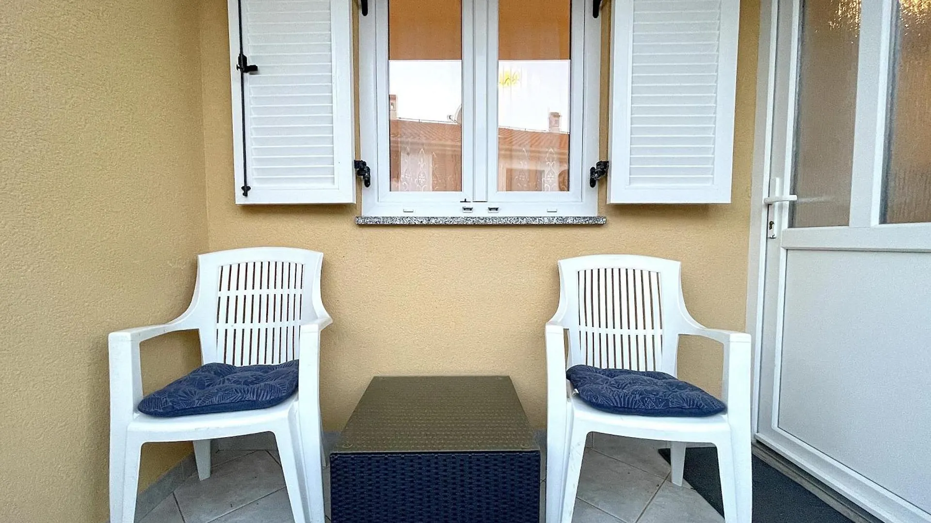 Apartments With A Parking Space Baska, Krk - 22687  Baska (Krk)
